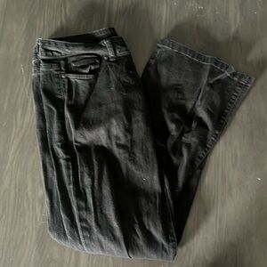 16R DKNY SoHo Jeans